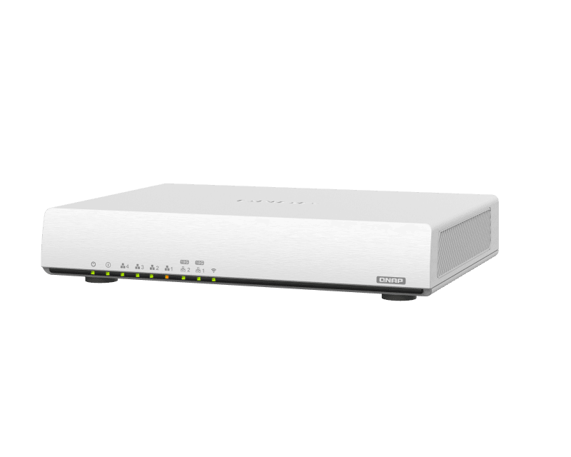 QNAP Wi-Fi 6 SD-WAN router QHora-301W (4x GbE 2x 10GbE 2x USB 3.2 8 interních antén)
